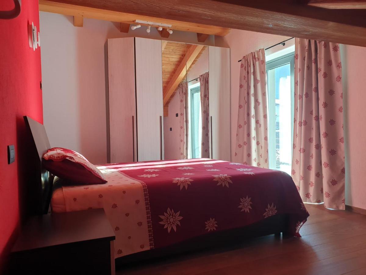 Casa Vacanza Lo Nano Фенис Экстерьер фото